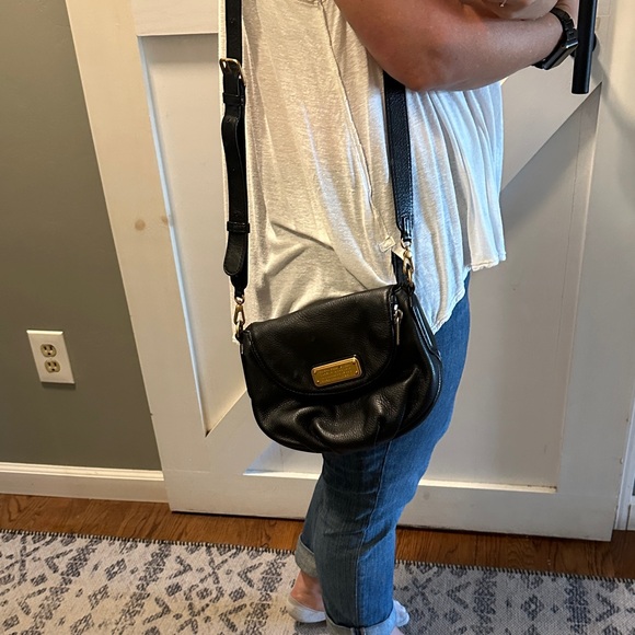 Marc Jacobs small Natasha - Black Leather Crossbody Bag with Gold Accents - Picture 2 of 6